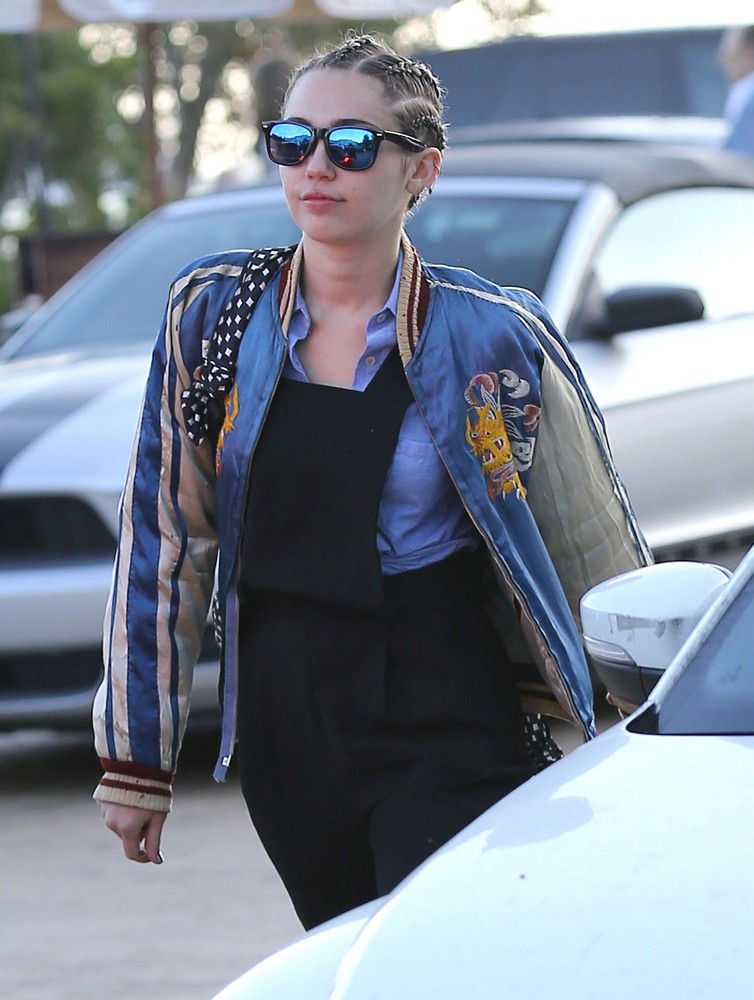 Miley Cyrus & Stella Maxwell Out For Lunch In Malibu