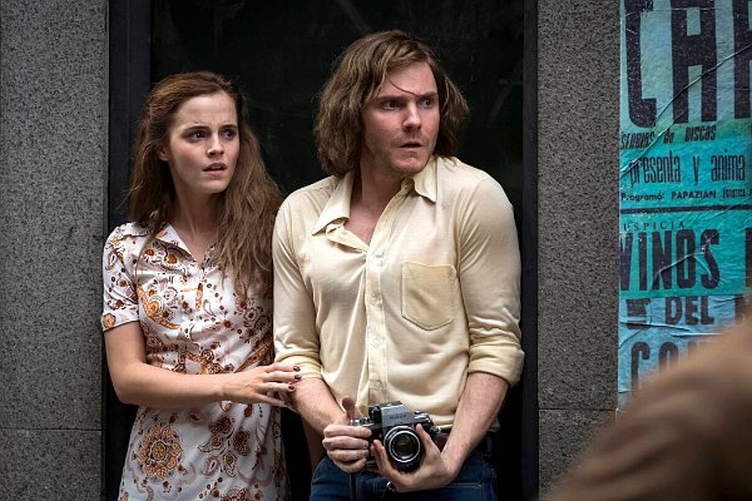 emma-watson-and-daniel-bruhl-are-terrified-in-new-colonia-photo