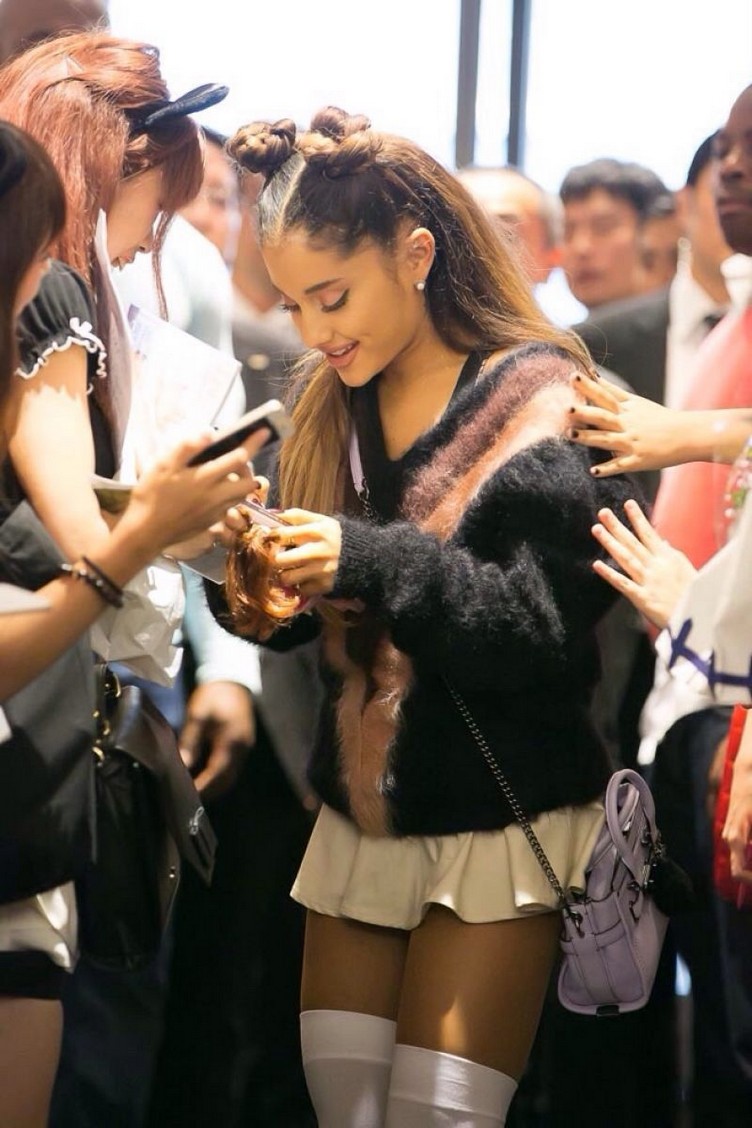 ariana-grande-at-private-event-for-coach-in-japan-08-20-2015_17