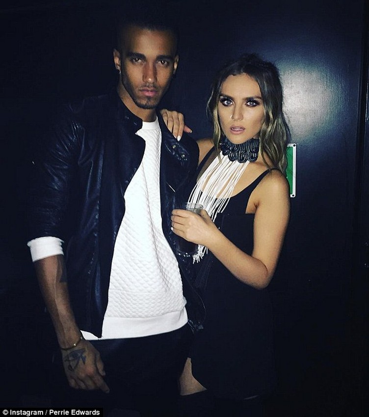 2CB7A0FC00000578-3247697-Looking_cosy_Perrie_shared_picture_of_her_alongside_her_backing_-a-10_1443106250024