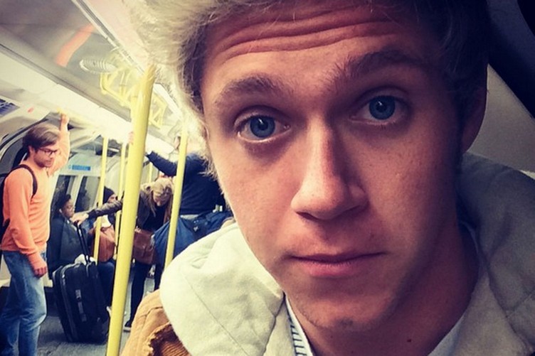 Niall-Horan-takes-the-tube-and-then-uploads-a-selfie-to-instagram