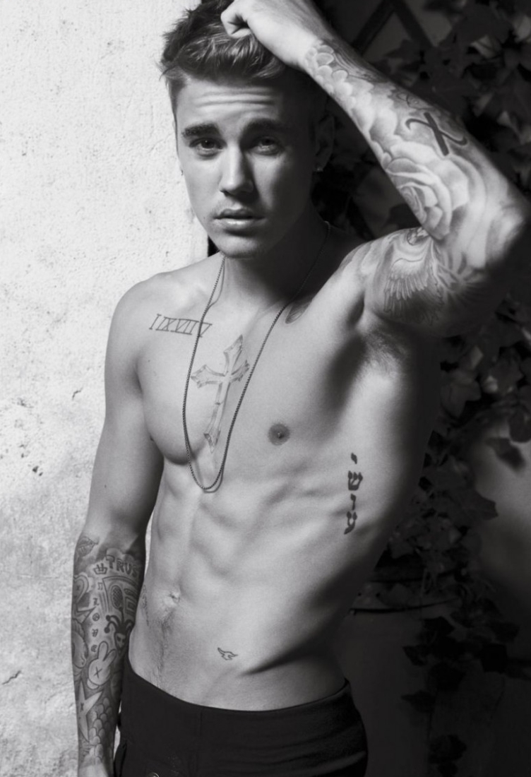 Justin-Bieber-2015-V-Magazine-Shoot-Karl-Lagerfeld-001-800x1173