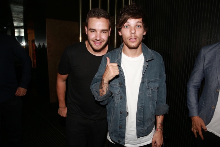 louis-liam-and-friendly-banter-01