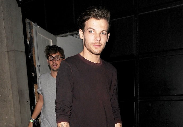 louis-tomlinson-gets-new-tattoo-on-quite-private-place