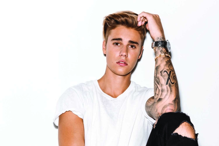 Justin Bieber 2015 - CMS Source
