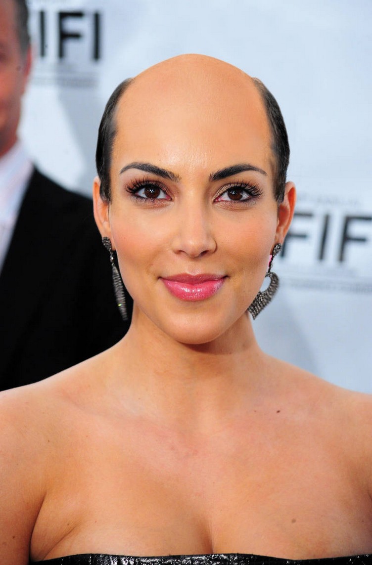 Kim-Kardashian-hilarious-bald-picture