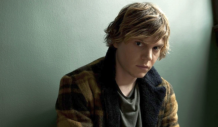 who-will-evan-peters-play-in-american-horror-story-season-5-hotel-what-role-can-evan-pe-432603