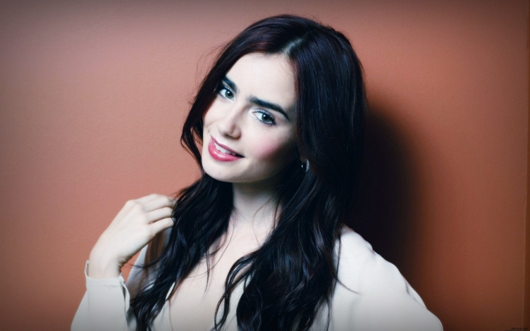Lily-Collins-Wallpaper-3
