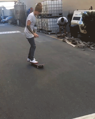 justin-bieber-skateboard