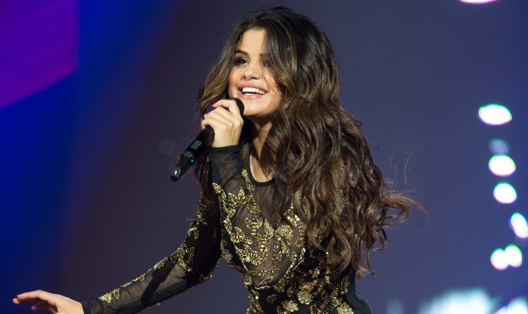 Selena Gomez makes her comeback in McAllen Texas following her reported stint in rehab