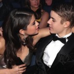 Selena-Gomez-chatted-Justin-Bieber-audience2