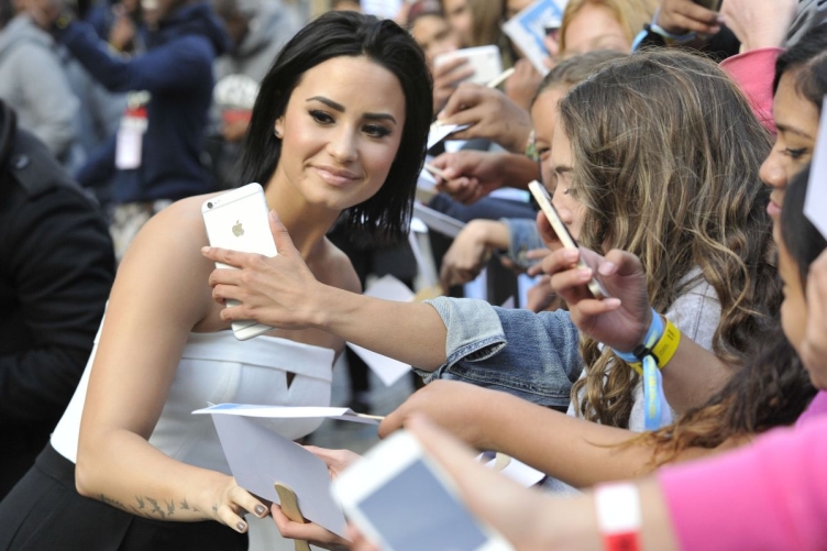 demi-lovato-at-we-day-toronto-at-the-air-canada-centre-10-201-2015_2