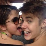 Selena-Gomez-Feels-Sick-Thinks-She-s-Pregnant-with-Justin-Bieber-s-Baby-466040-3 fet