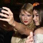 Taylor-Swift-Hailee-Steinfeld-took-selfies feat