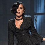 demi-lovato-performs-at-american-music-awards-2015-11-22-2015_12