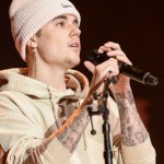 An Acoustic Evening With Justin Bieber – Performance