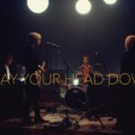 Uživo iz studija R5 predstavlja video za „Lay Your Head Down“!