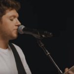 Fantastično Niall Horan predstavio akustičnu verziju pesme On the Loose! (video)