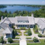 Njihov novi dom Justin Bieber i Hailey Baldwin sada su vlasnici vile u Kanadi vredne pet miliona dolara!