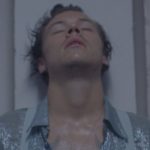 Raj za Directionerke Harry Styles golišav u spotu Lights Up!