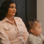 Preslatko Kylie Jenner podelila video u kojem se šminka, pridružila joj se i njena deca