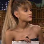 Preslatko Ariana Grande pokazala svoje pegice u najnovijem vodiču za šminkanje
