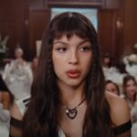 Olivia Rodrigo izgleda neprepoznatljivo u novom muzičkom spotu za pesmu Obsessed